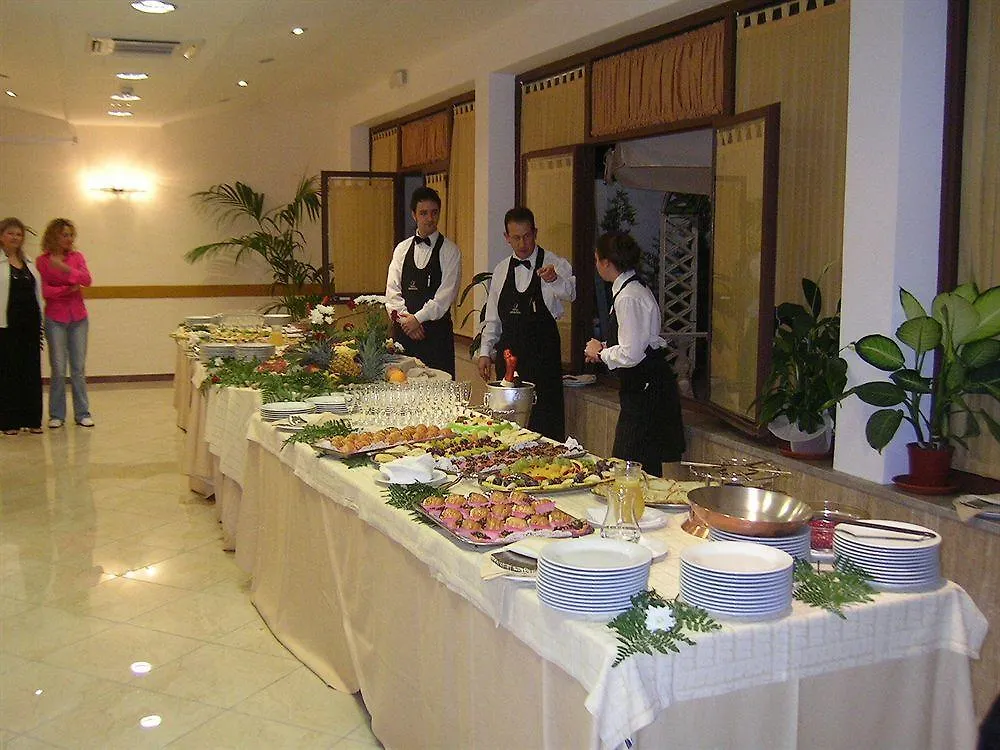 Villa Speranza Marausa 2*,
